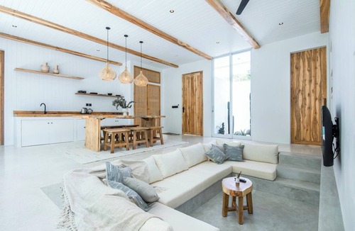 Pecatu Villa | Modern 2BR Villa, 4min to Bingin's Coastal Charm