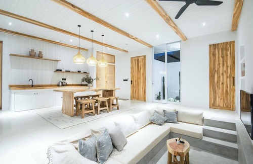 Pecatu Villa | Modern 2BR Villa, 4min to Bingin's Coastal Charm
