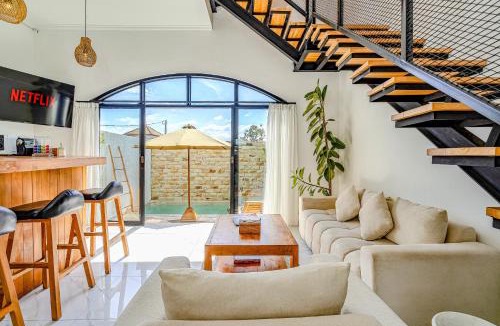 Padonan Apartment | Modern 2BR Villa Imola with Private Pool, Fitness-Corner and Jungle View in Canggu -Bali