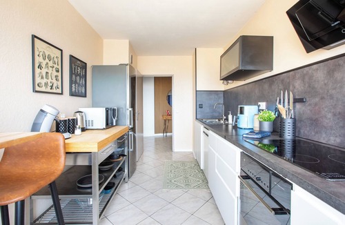 Mulhouse Apartment | Modern 2BR Vosges View & Sunsets 90 m² Netflix & Parking