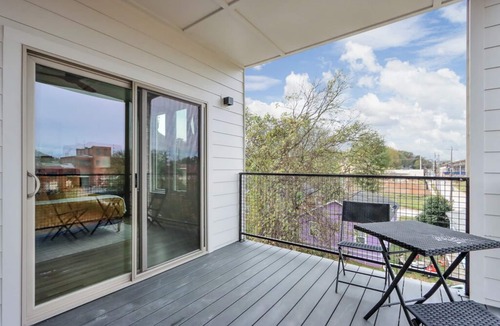 Pittsburgh Apartment | Modern 2BR w/Rooftop Deck - 5 Min to Downtown