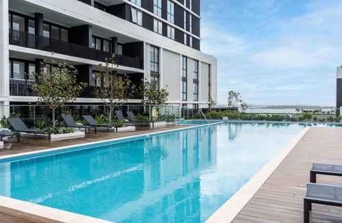 Woolooware Apartment | Modern 2BR with Balcony, Pool & Parking