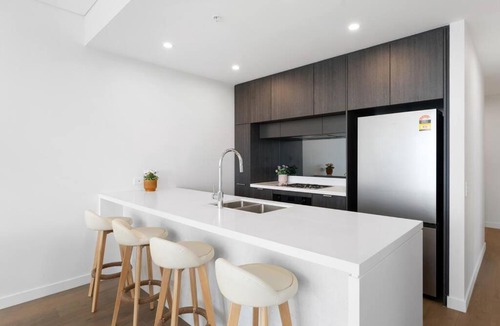 Woolooware Apartment | Modern 2BR with Balcony, Pool & Parking