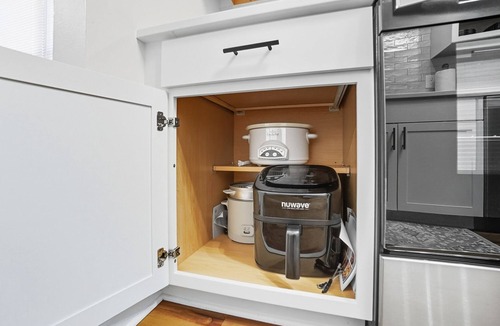 Huber Heights House | Modern 2BR with Ensuite Baths