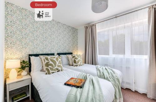 Marston Moretaine House | Modern 2BR with Parking EV Charger