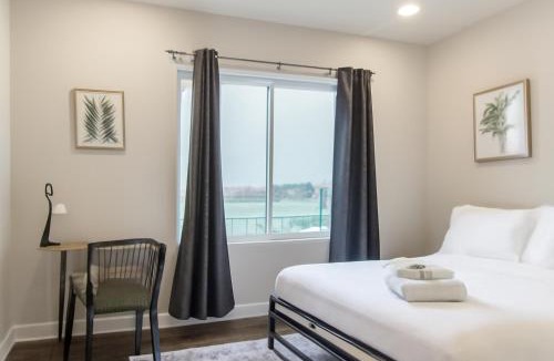 Kensington Apartment | Modern 2BR2BA Sleeps 4 WD Fast WiFiWorkspace