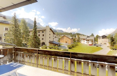 Surlej Apartment | Modern 3 ½ room apartment in the first floor, about 90m2.