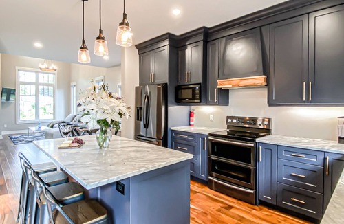 Crystal Beach House | Modern 3–4 Bedroom Beach House Sleeps 8 Walk to Bay Beach