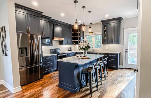 Crystal Beach House | Modern 3–4 Bedroom Beach House Sleeps 8 Walk to Bay Beach