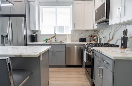 NoHo Arts District Villa | MODERN 3-4 BR TOWNHOME BUILT 2023 w/OFFICE, BONUS ROOM, GARAGE & EV CHARGER p64