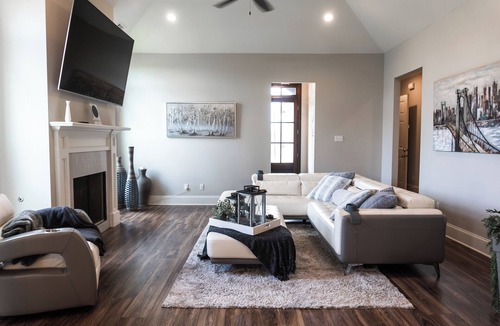 Milton House | Modern 3 bd 2.5 bath Cajun Home