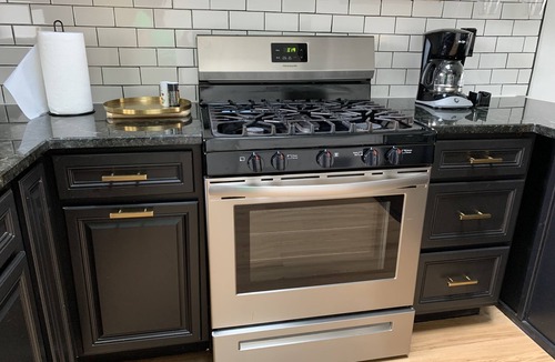 Northern Woods House | Modern 3 bd next to playground, trials and park