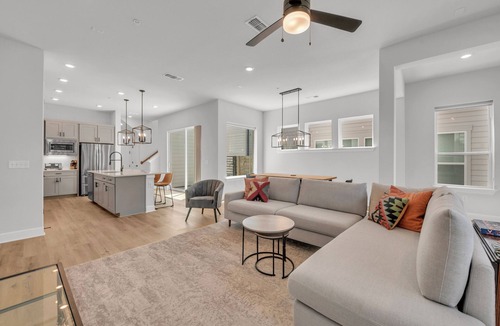 Mueller House | Modern 3 Bed/2.5 Bath Townhome in Trendy Mueller – Walk to Parks, Shops & Dining
