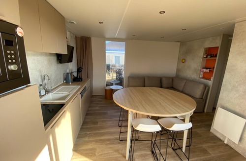 Jullouville House | Modern 3-Bed, 2-Bath Mobile Home in Central Jullouville, Steps from Beach & Shops
