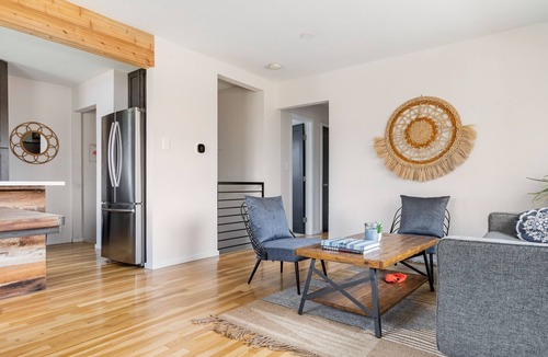 Northeast Park Hill House | Modern 3 bed/2 bath in Park Hill