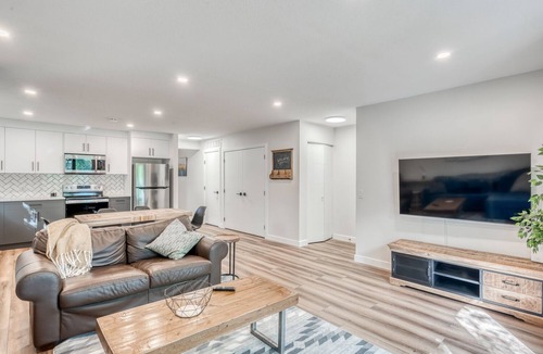 Crescent Heights Apartment | Modern 3 bed, 2 bath with an Unbeatable location and HOT TUB!