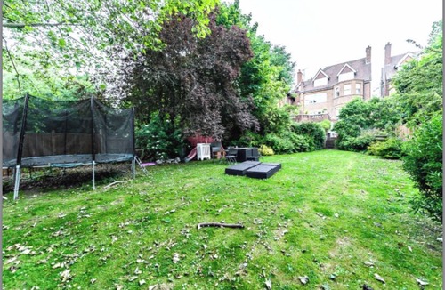 Frognal and Fitzjohns Apartment | Modern 3 bed Appartment in leafy hampstead