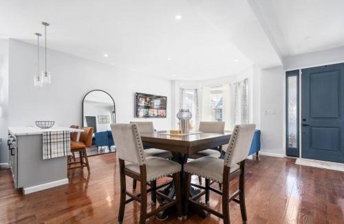 Schenectady Apartment | Modern 3 Bed Apt Parking W D