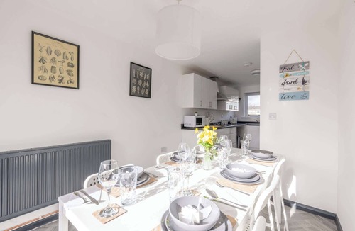 Cramlington House | Modern 3 Bed House-Free Parking-by Holiday Homes