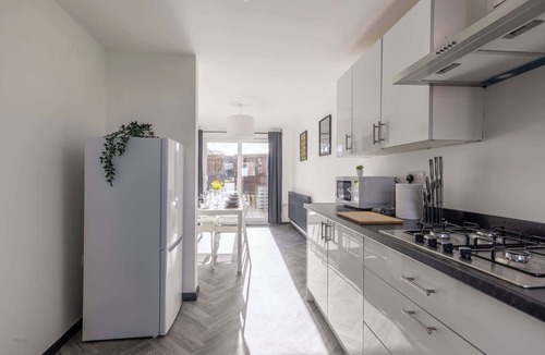 Cramlington House | Modern 3 Bed House-Free Parking-by Holiday Homes