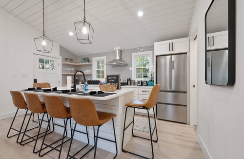East Raleigh House | Modern 3-Bed Home 5 min from Downtown Raleigh!