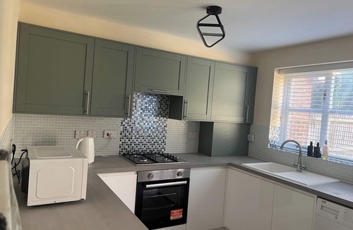 Yeading House | Modern 3 Bed Home for 7 Near Heathrow