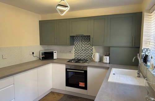 Yeading House | Modern 3 Bed Home for 7 Near Heathrow