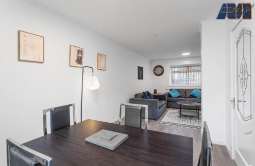 Bathgate House | Modern 3 Bed Home in Bathgate with Garden