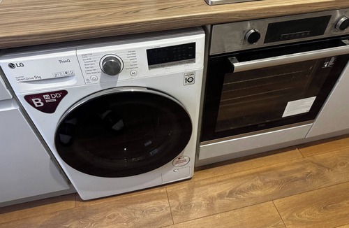 Rayners Lane House | Modern 3-Bed Home | Pool Table | PS5 | 2-Van Driveway Parking