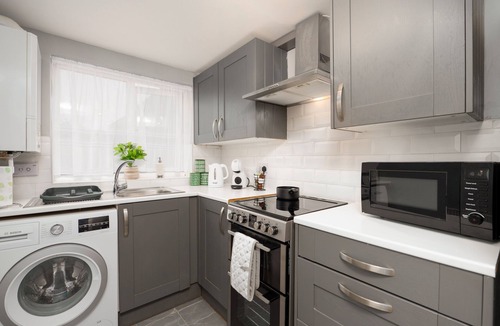 Warmsworth House | Modern 3 bed minutes from the A1