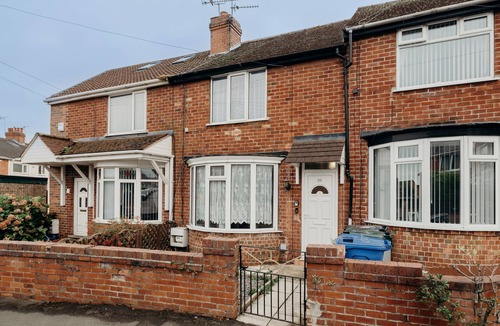 Warmsworth House | Modern 3 bed minutes from the A1