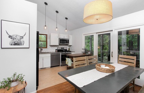 Southwest Raleigh House | Modern 3-Bed Raleigh Home, Minutes to NCSU & Downtown, Large Backyard + Firepit