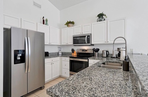 Highgate Park Villa | Modern 3 bed villa with south facing pool