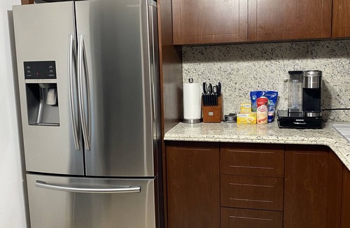 La Joya Hotel | Modern 3 Bedroom 3 Bath House!