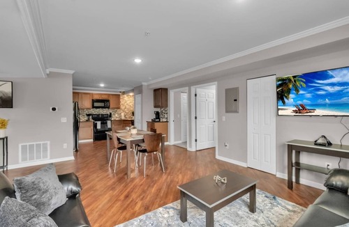 Amherst Apartment | Modern 3 Bedroom, 3 Bath First-Floor Stay