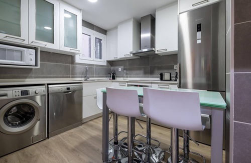 Les Escaldes Apartment | Modern 3-Bedroom Apartment, Andorra City Center
