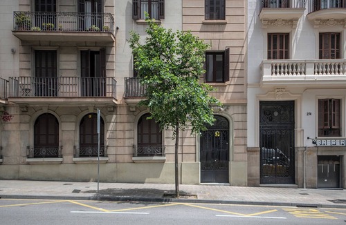 Sant Gervasi Apartment | Modern 3 Bedroom Apartment in Uptown Barcelona