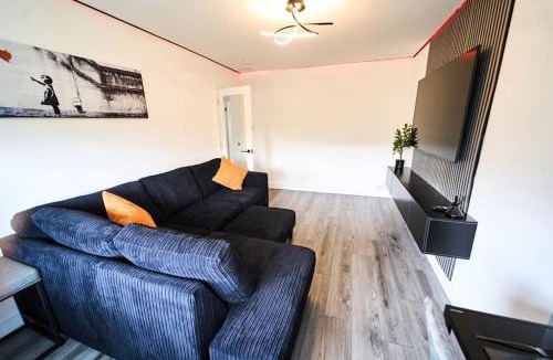 Millerhill Apartment | Modern 3 Bedroom Apartment