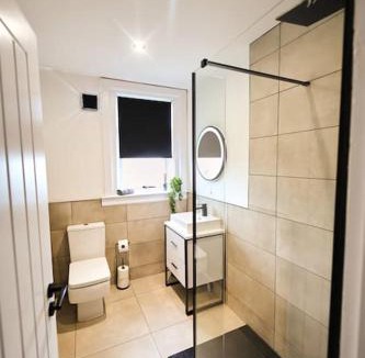 Millerhill Apartment | Modern 3 Bedroom Apartment