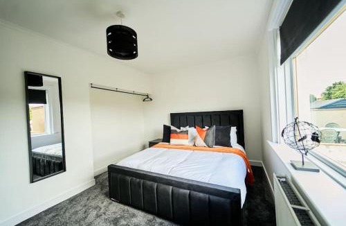 Millerhill Apartment | Modern 3 Bedroom Apartment