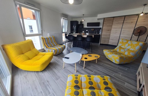Saint-Pierre - Rene II - Bonsecours Apartment | Modern 3-bedroom apartment with canal view, parking and internet in Nancy