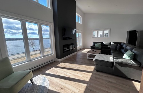 Marion Bridge House | Modern 3 Bedroom Home in Mira