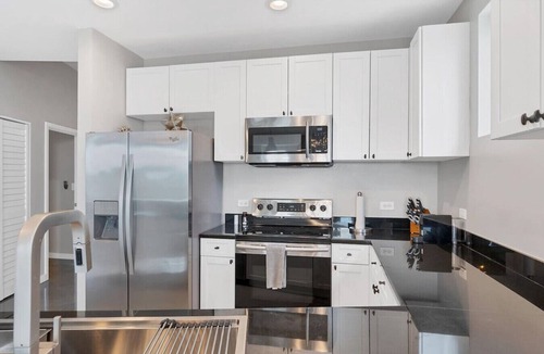South Eola Apartment | Modern 3 bedroom condo in downtown w free parking