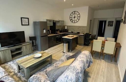 Excideuil Apartment | Modern 3 bedroom cottage