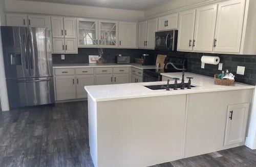 Camden House | Modern 3 bedroom - Gated Community!