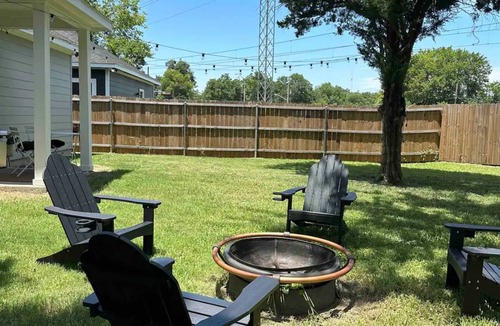 South Dallas - Fair Park House | Modern 3 Bedroom Gem next to Texas State Fair