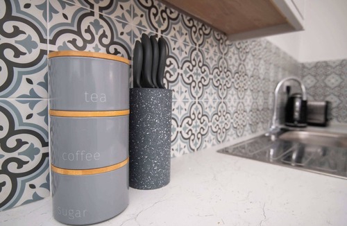 Rugby House | Modern 3 Bedroom Home in Central Rugby w Parking