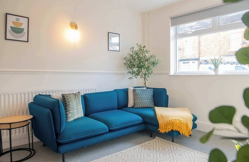 Rugby House | Modern 3 Bedroom Home in Central Rugby