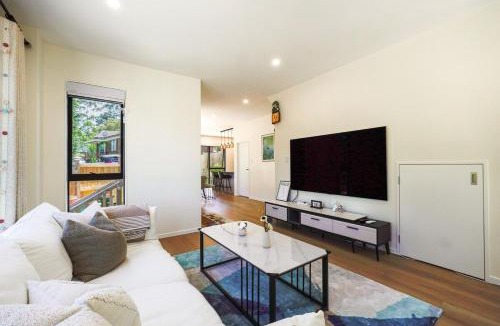 West Harbour House | Modern 3-Bedroom Home in Peaceful West Harbour