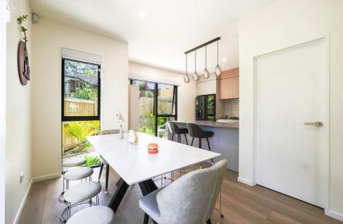 West Harbour House | Modern 3-Bedroom Home in Peaceful West Harbour